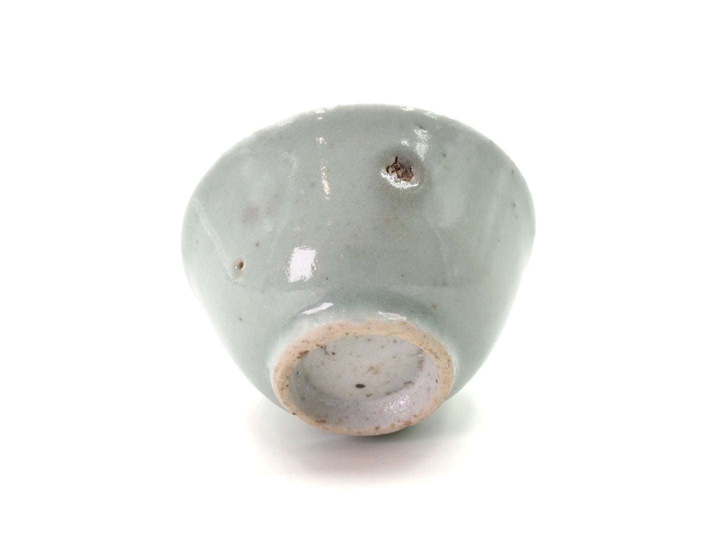 Bottom view of Mid-Qing Dynasty Celadon Cup from Cha Zhi Ji