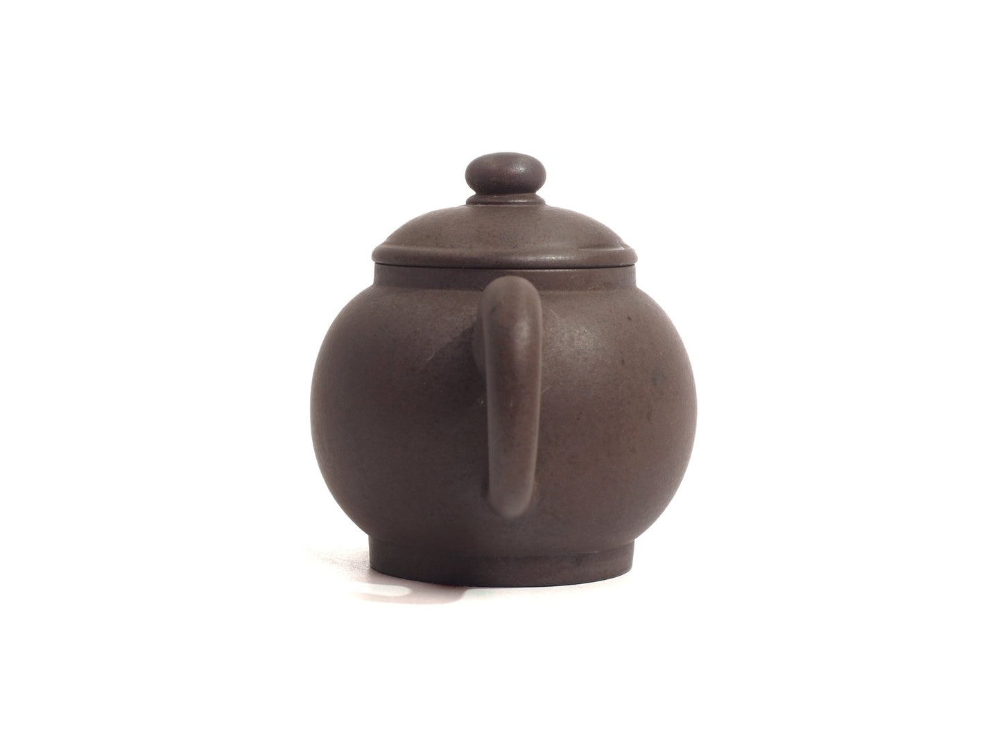 Handle view of Yixing Zisha Wood Fired Ju Lun Zhu Teapot, 120ml, Zhao Zhuang Hong Ni, from Cha Zhi Ji
