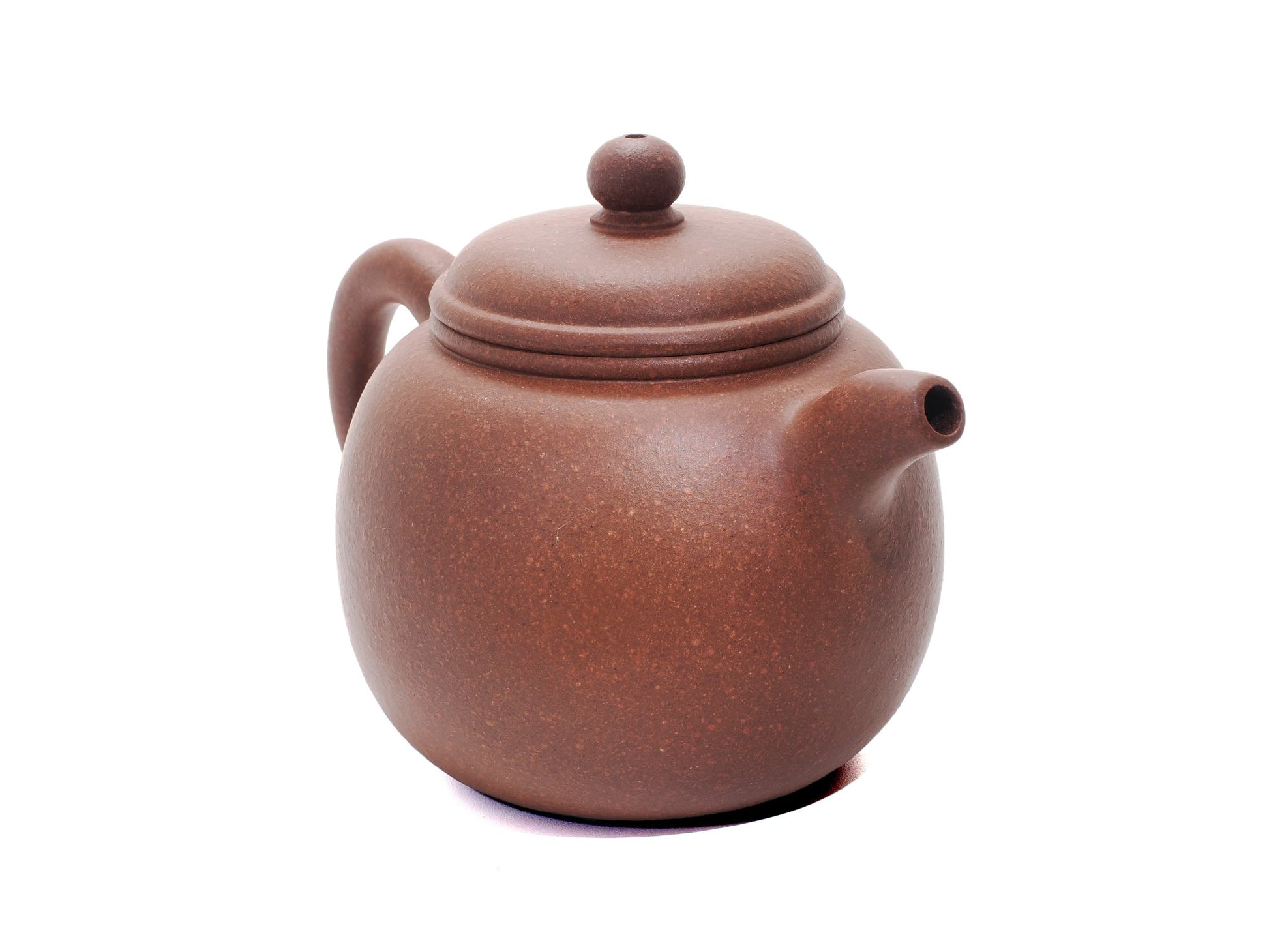 Three-quarter right view of Cha Zhi Ji 匏尊壶 Yixing teapot, 225ml, silver grade purple clay