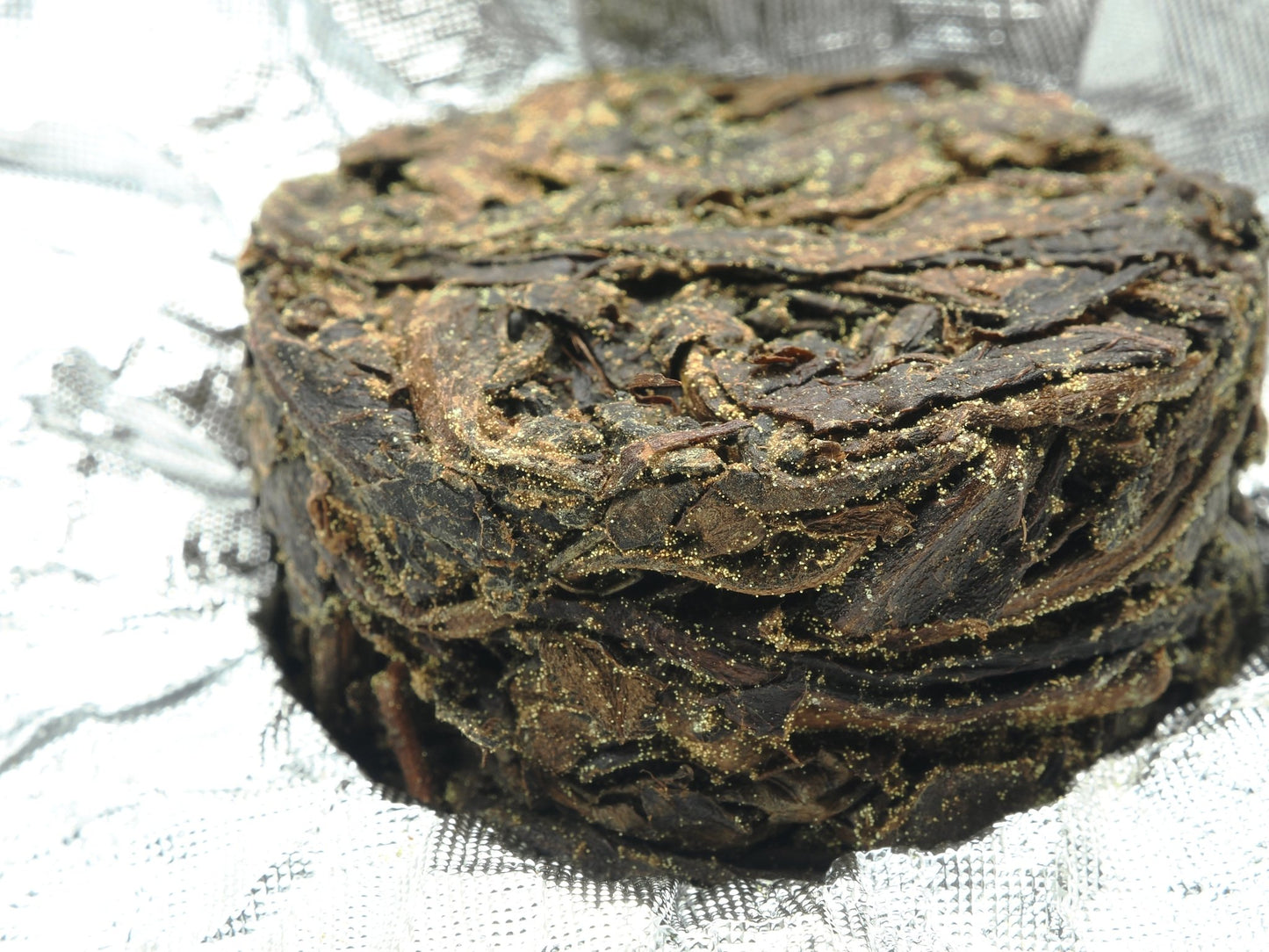 Gao Ma Ming Zhu Jin Hua Hei Cha (高马茗珠金花黑茶) | Cha Zhi Ji - Cha Zhi Ji