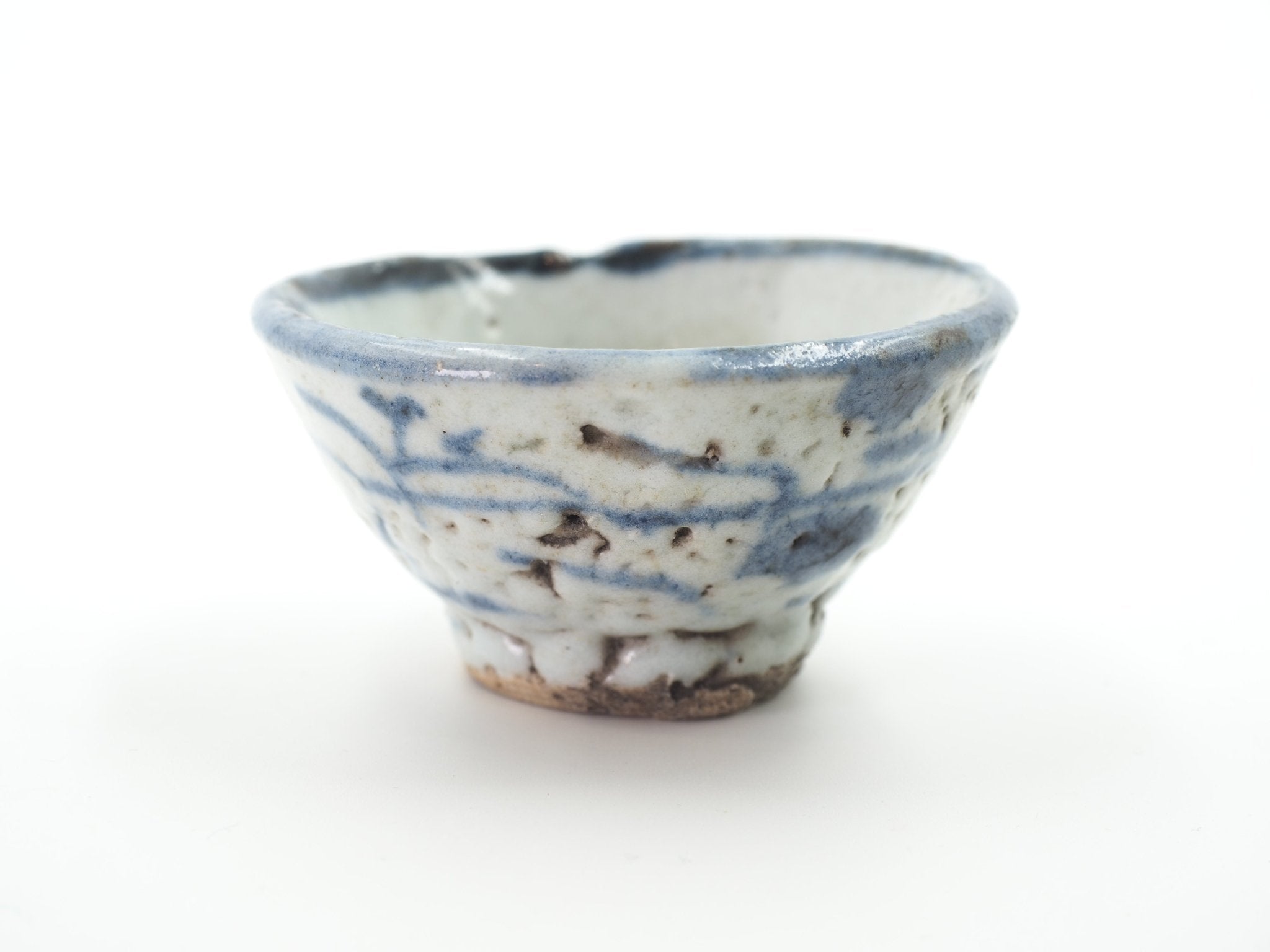 Late Ming Early Qing Dynasty Seaweed Motif Cup Cha Zhi Ji